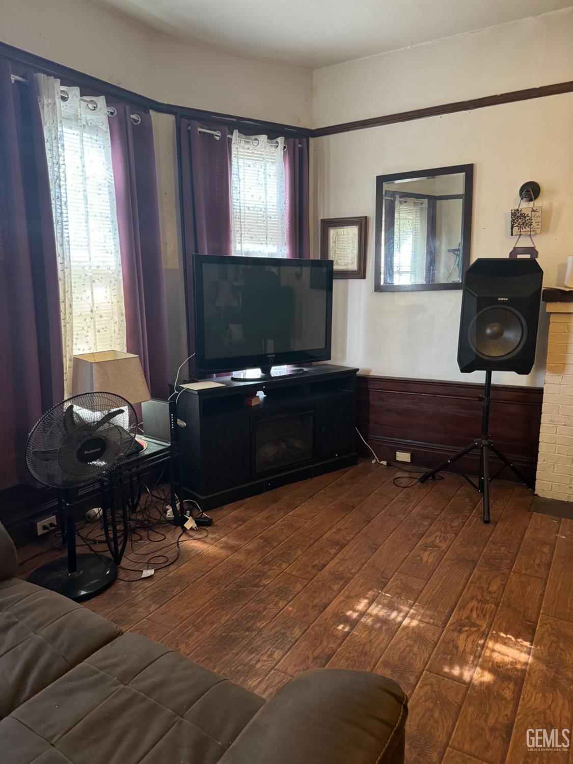 Undisclosed Address Fresno, CA 93728 - Photo 18 of 31 a living room with furniture and a window