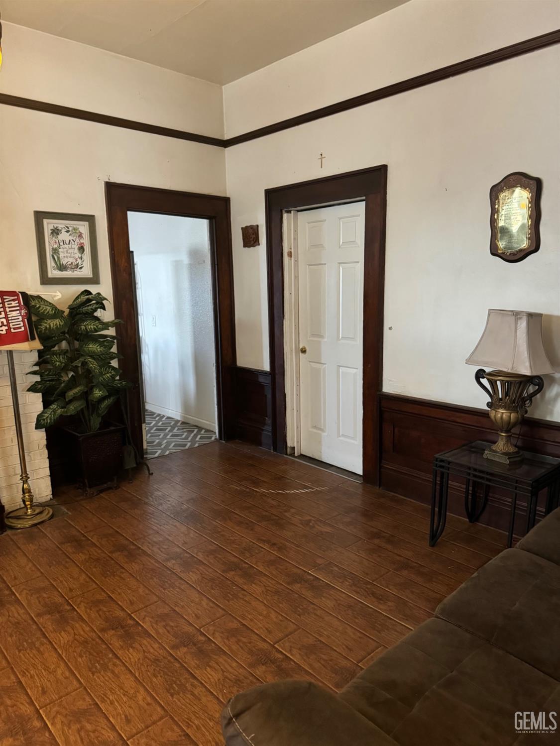 Undisclosed Address Fresno, CA 93728 - Photo 22 of 31 a view of a livingroom with furniture and a workspace