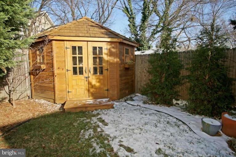 100 West Braddock Road, Unit B Alexandria, VA 22301 - Photo 20 of 21 Custom garden shed