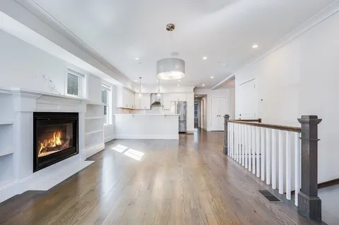 $1,019,000 | 8-12 Enterprise Street, Unit 81, Boston, MA 02125