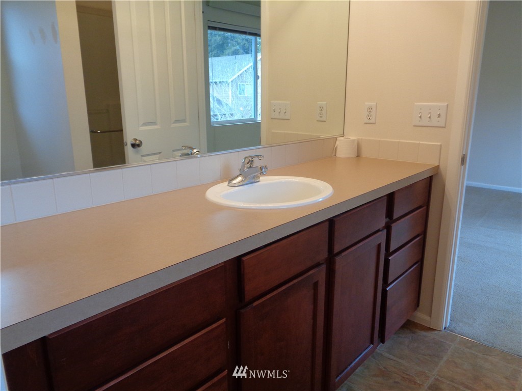 4430 Roxanna Loop Southeast Lacey, WA 98503 - Photo 10 of 20 Gallery Image 10