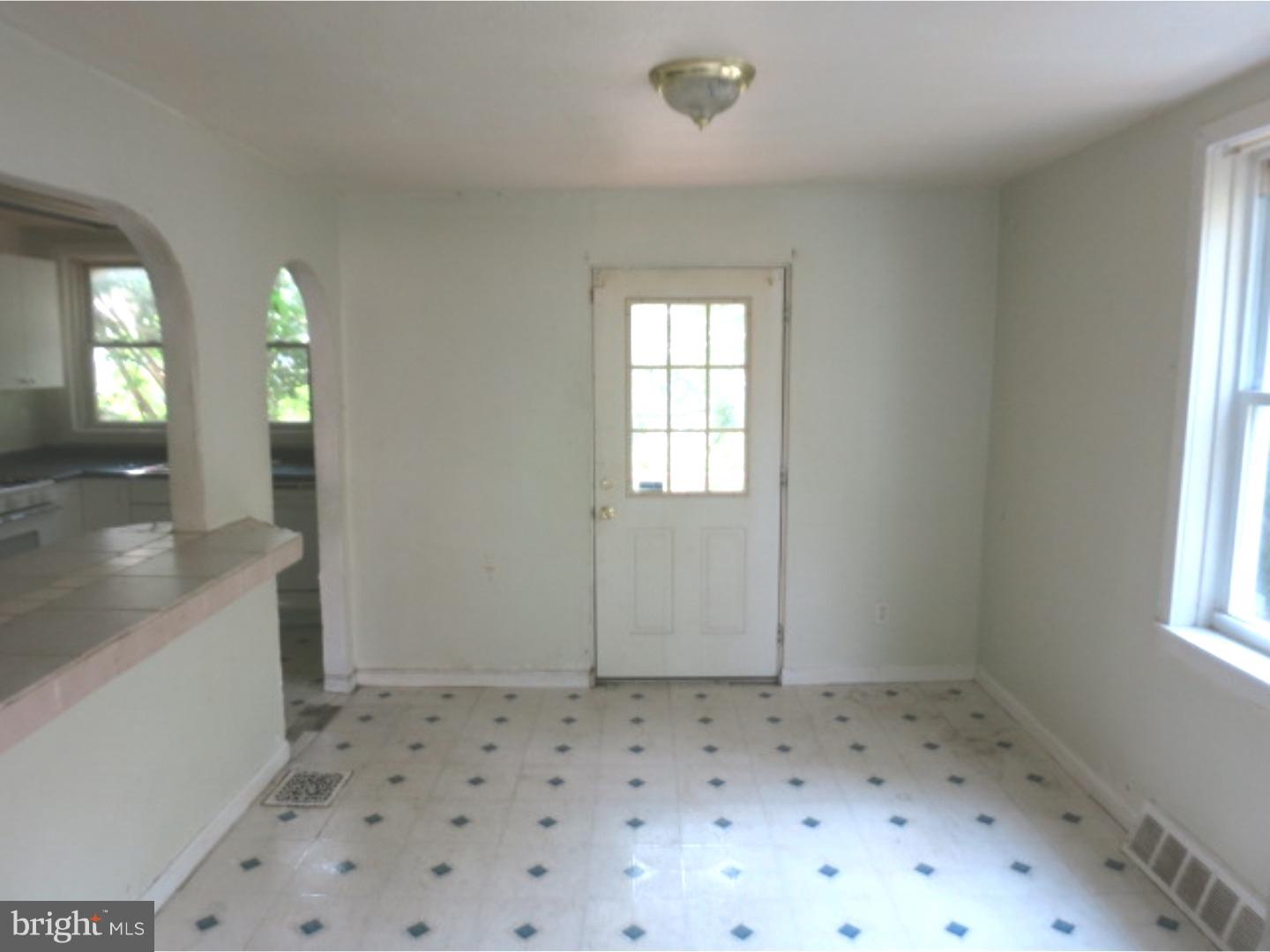1410 Roanoke Road Camden, NJ 08104 - Photo 6 of 17 Dining Room