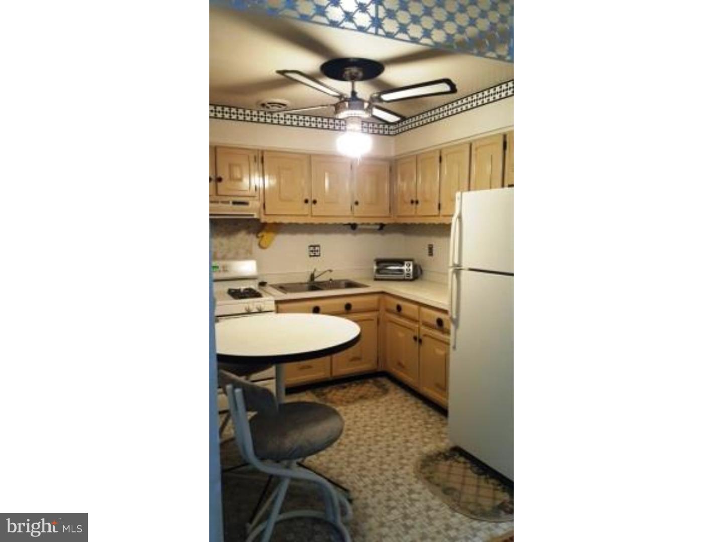 11925 Covert Road Philadelphia, PA 19154 - Photo 4 of 8 Kitchen