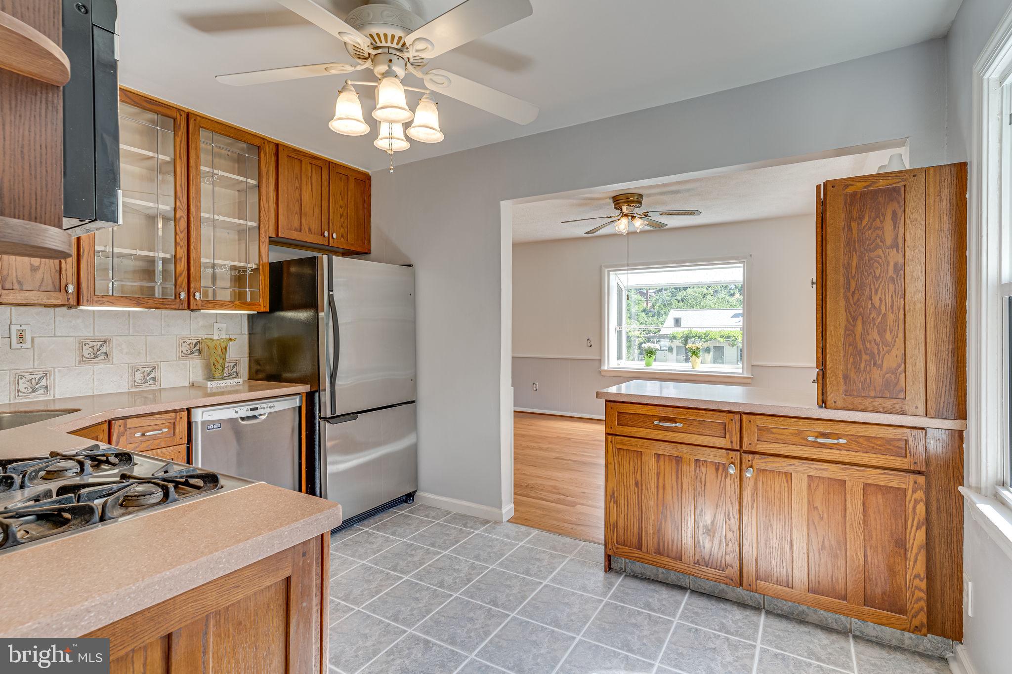 11805 College View Drive Silver Spring, MD 20902 - Photo 4 of 33 Gallery Image 4