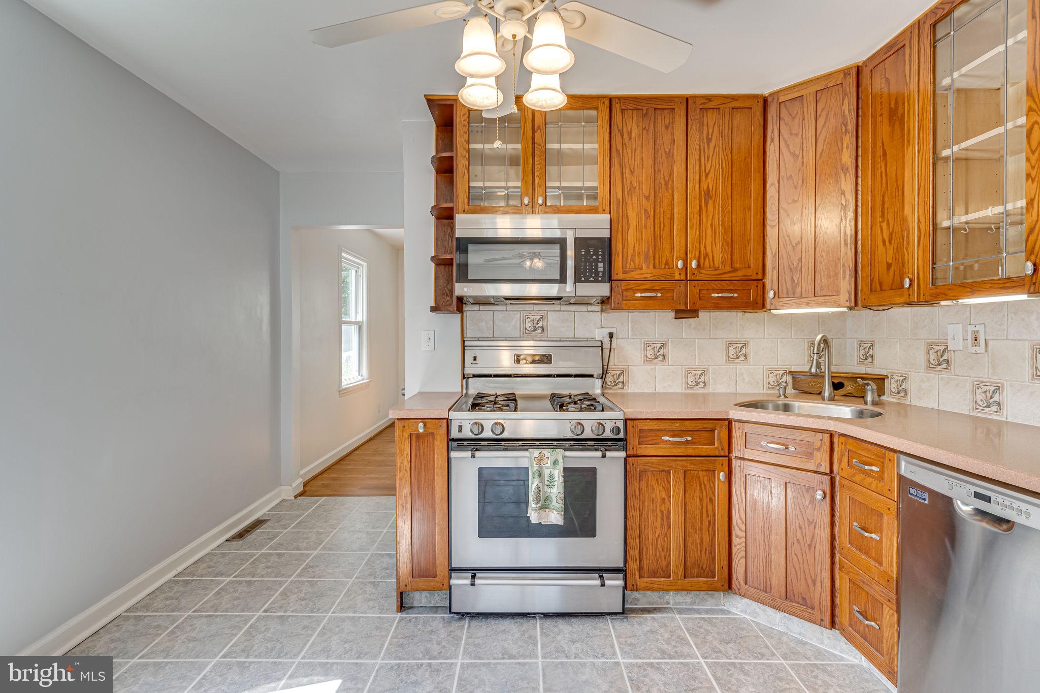 11805 College View Drive Silver Spring, MD 20902 - Photo 7 of 33 Gallery Image 7