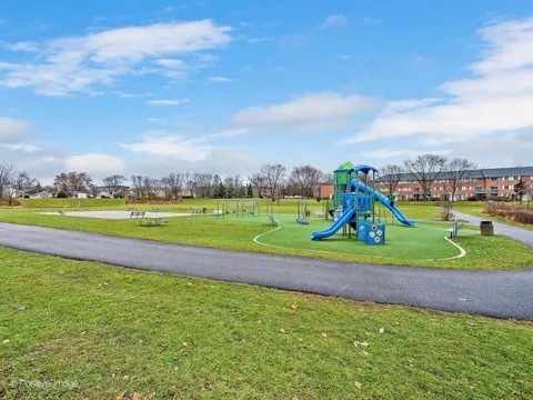 1240 South Lorraine Road, Unit 3B Wheaton, IL 60189 - Photo 16 of 17 a view of a park