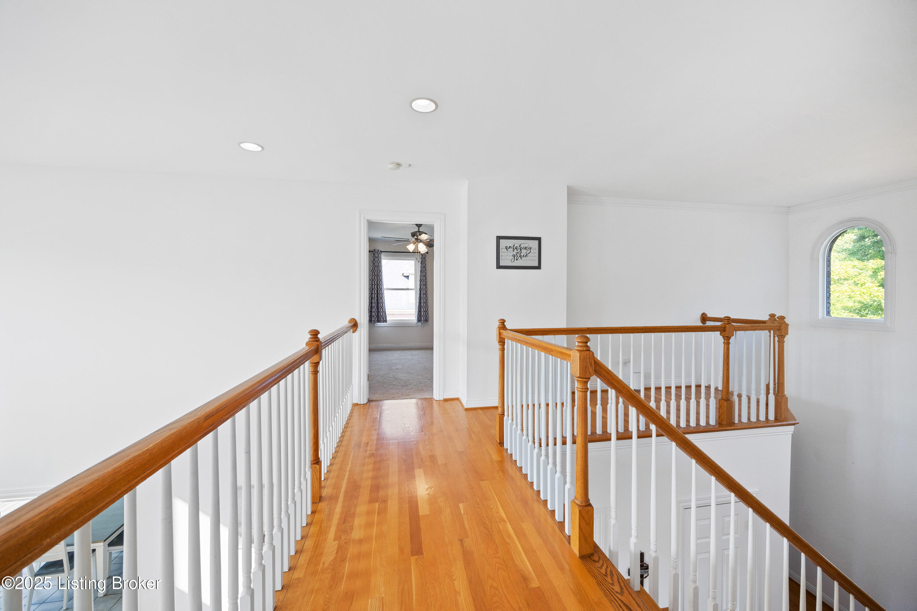 6113 Moser Farm Road Prospect, KY 40059 - Photo 37 of 62 2nd Floor walk way between bedrooms