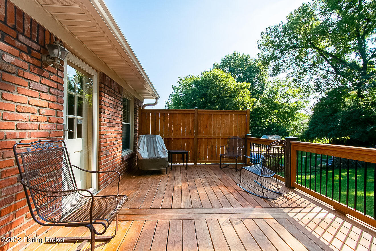 7402 Switch Bark Road Louisville, KY 40228 - Photo 32 of 38 Multi-Level Deck