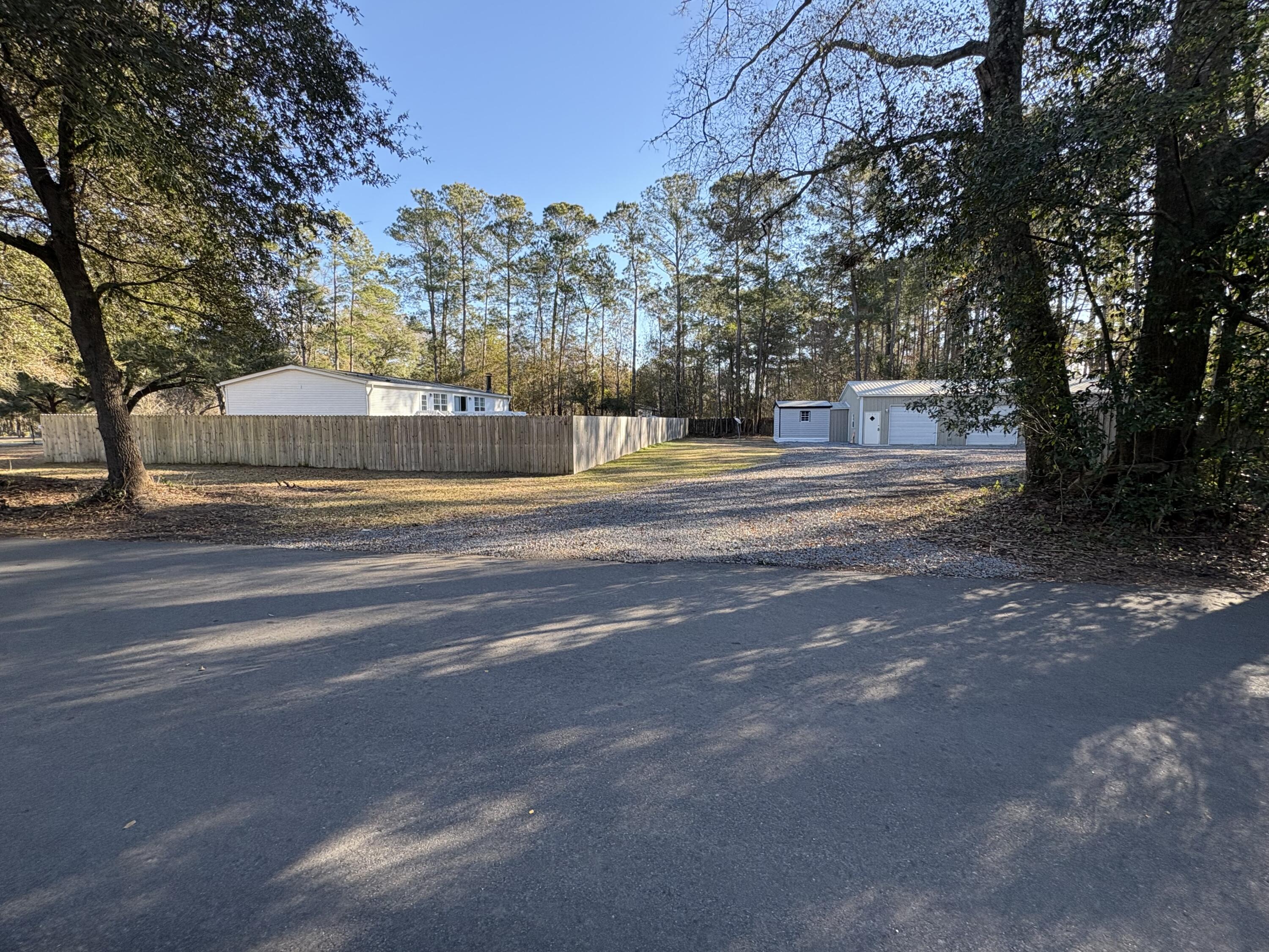 131 Schultz Lake Road Summerville, SC 29483 - Photo 23 of 36 Gallery Image 23