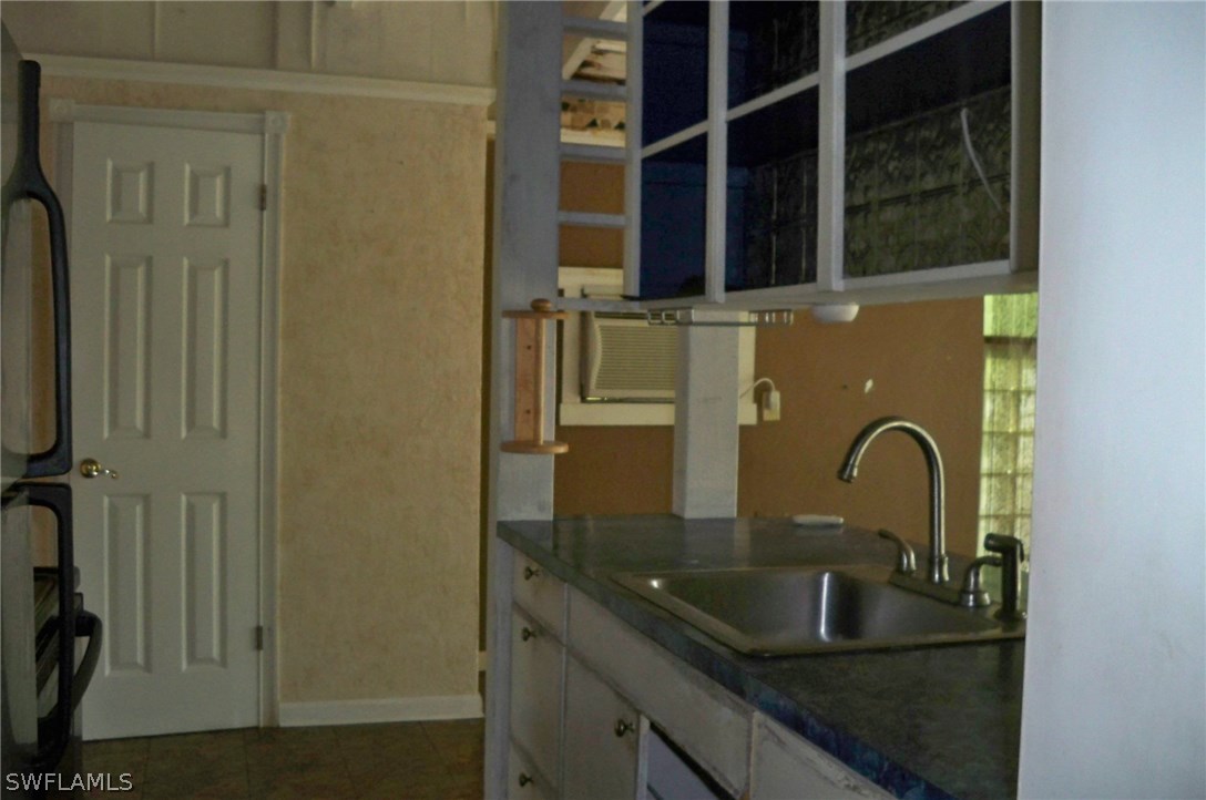 1110 River Road North Fort Myers, FL 33903 - Photo 6 of 14 Gallery Image 6