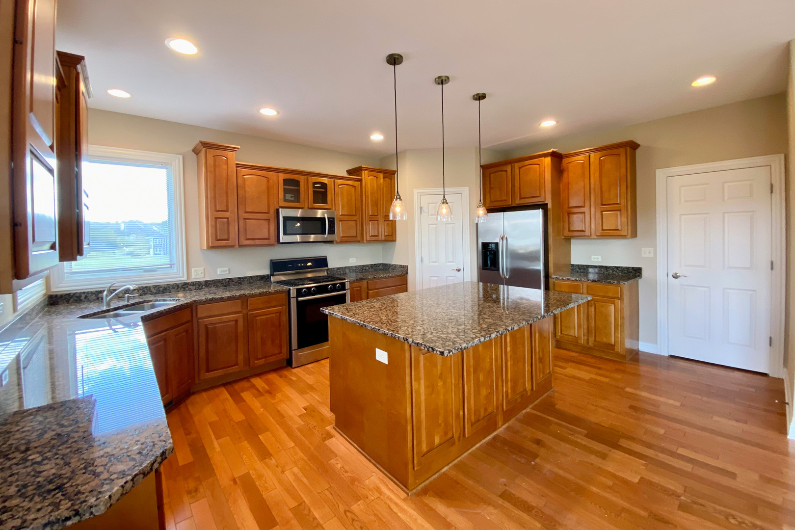 1884 Red Oak Lane Spring Grove, IL 60081 - Photo 6 of 27