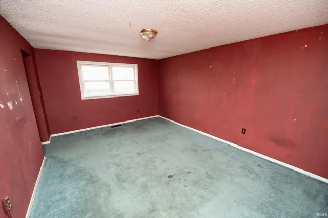 $209,900 | 8615 West State Road, Rossville, IN 46065