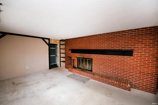 $209,900 | 8615 West State Road, Rossville, IN 46065