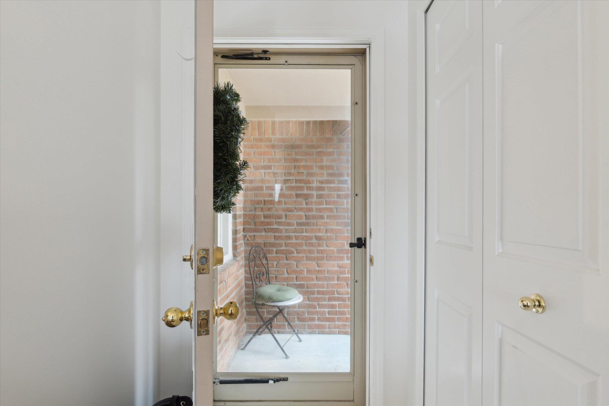 16615 Country Ridge Lane Macomb, MI 48044 - Photo 6 of 49 50167583-4E9961AB-D022-458F-9D65-3C804BC0B605.JPG