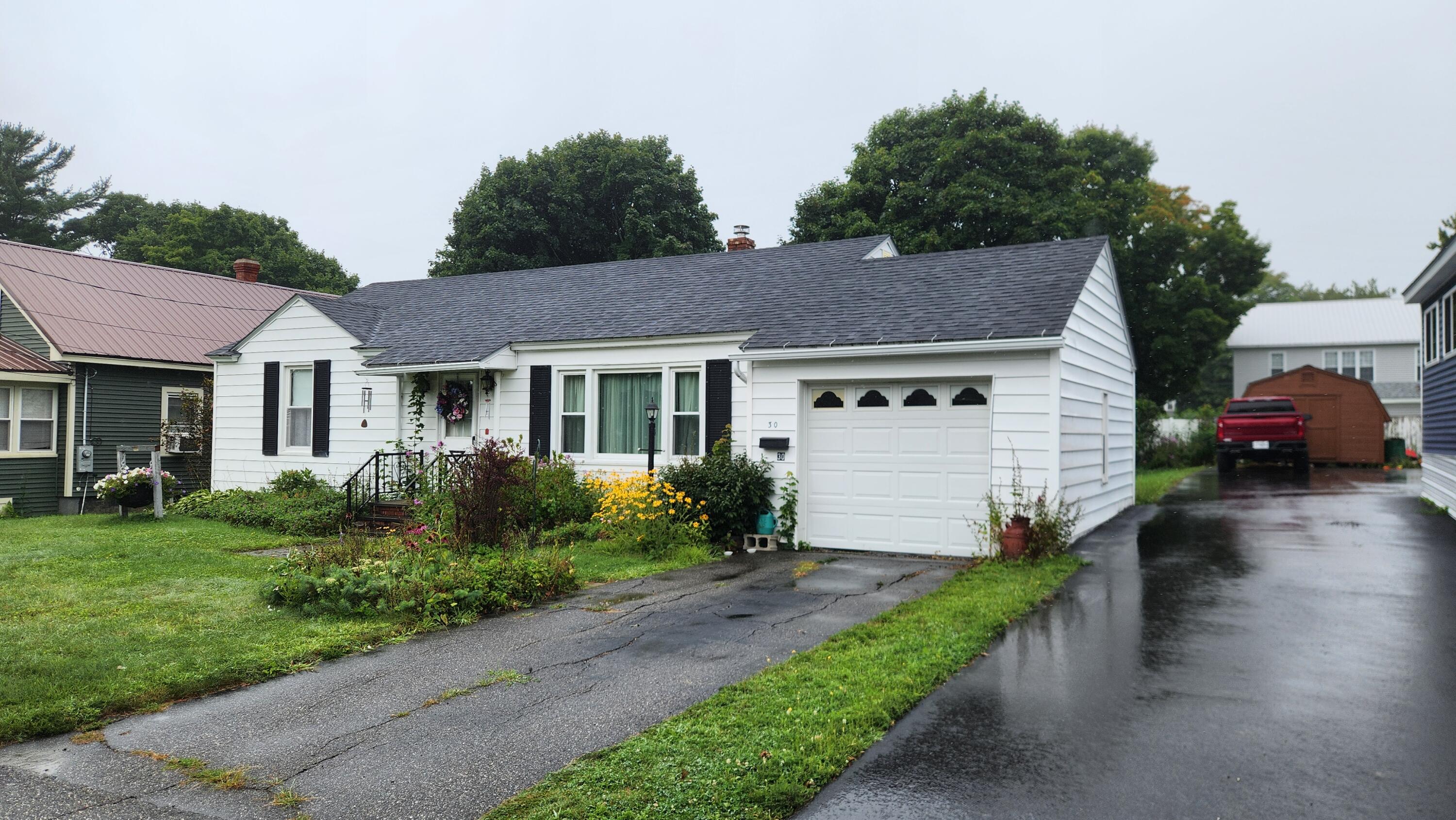 30 Spruce Street East Millinocket, ME 04430 - Photo 1 of 32 1000015238