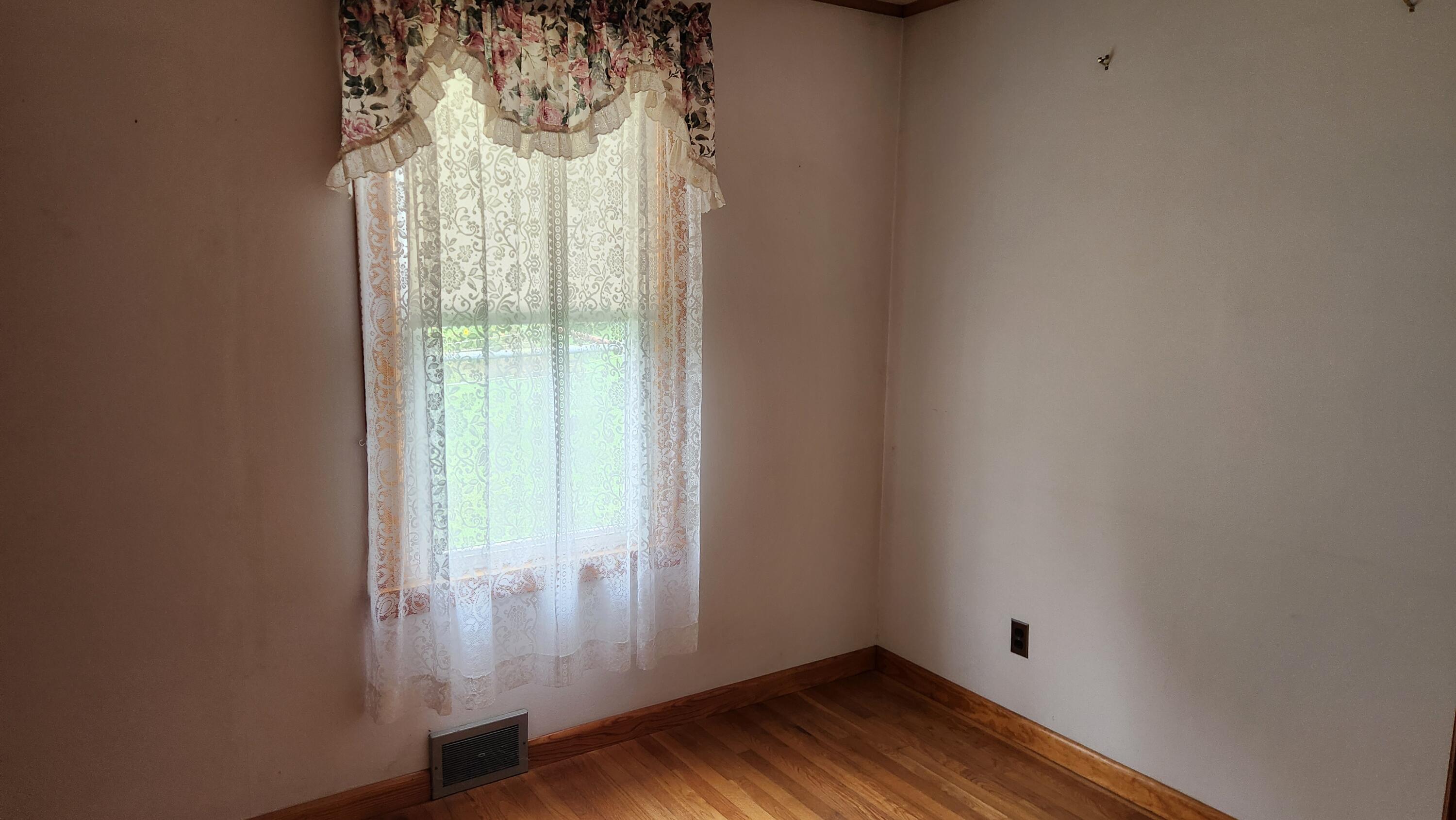 30 Spruce Street East Millinocket, ME 04430 - Photo 23 of 32 1000015224