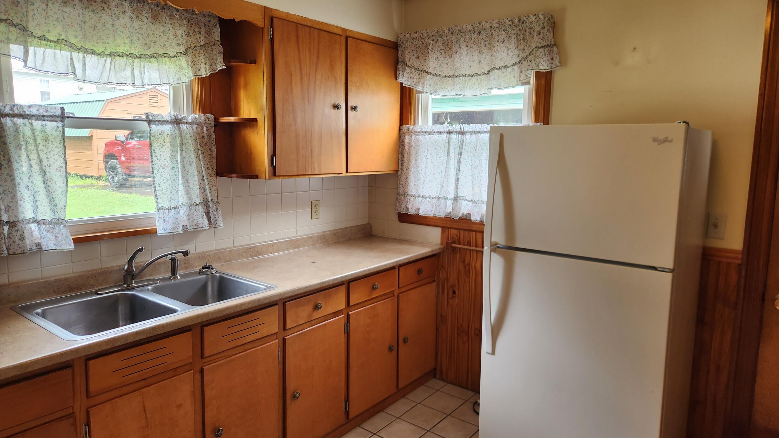 30 Spruce Street East Millinocket, ME 04430 - Photo 7 of 32 1000015247