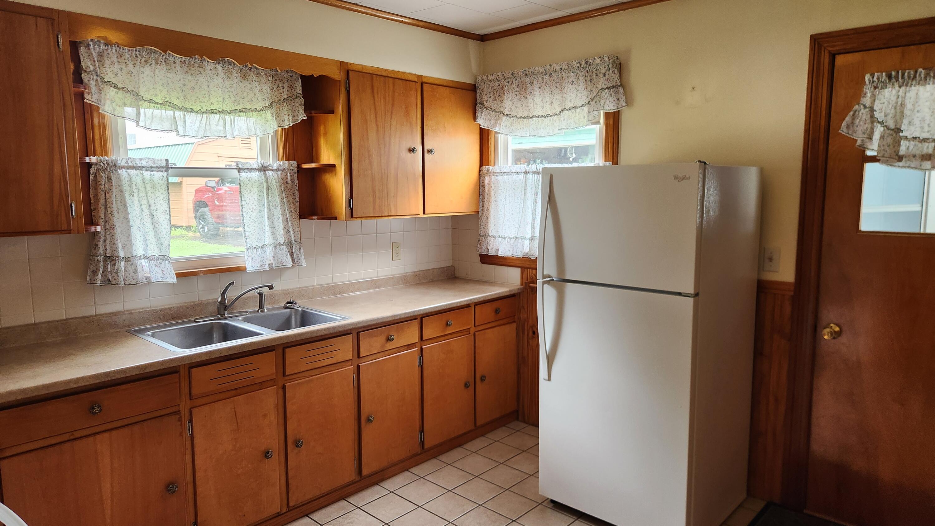 30 Spruce Street East Millinocket, ME 04430 - Photo 8 of 32 1000015244