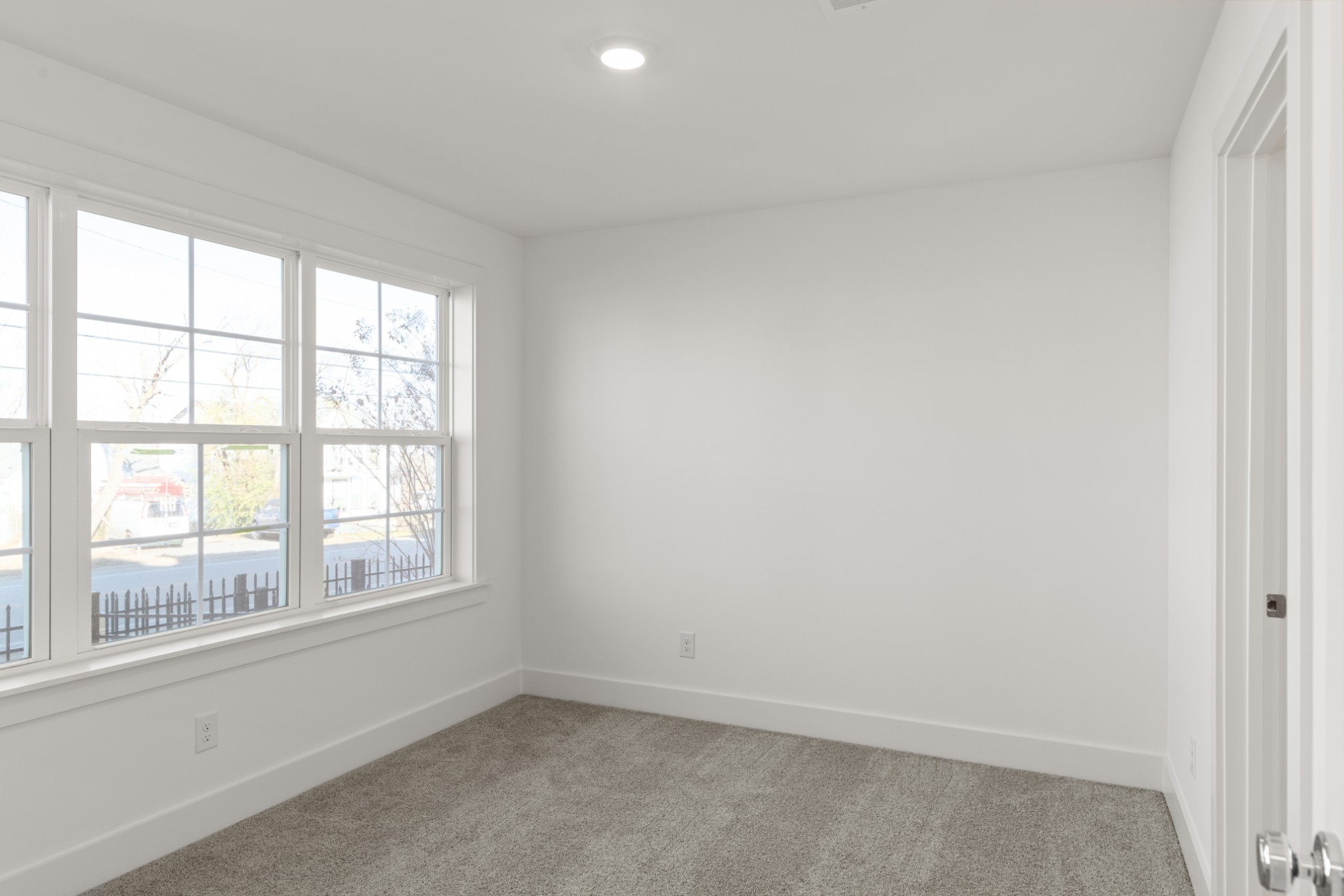 255 Nesbitt Lane Madison, TN 37115 - Photo 8 of 15 an empty room with a window