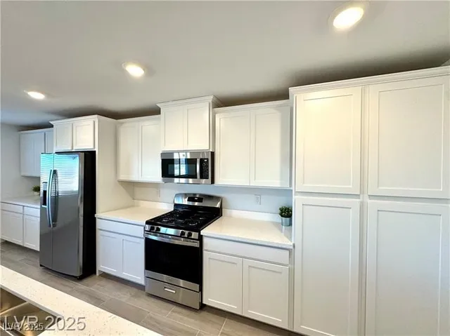 $1,700 | 9230 Chellis Hills Lane, Las Vegas, NV 89143