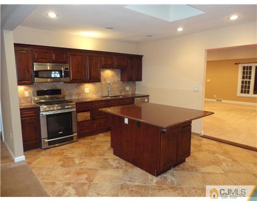 52 Richard Road Edison, NJ 08820 - Photo 12 of 19
