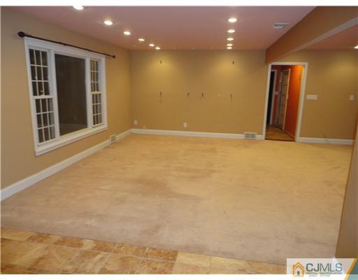 52 Richard Road Edison, NJ 08820 - Photo 4 of 19