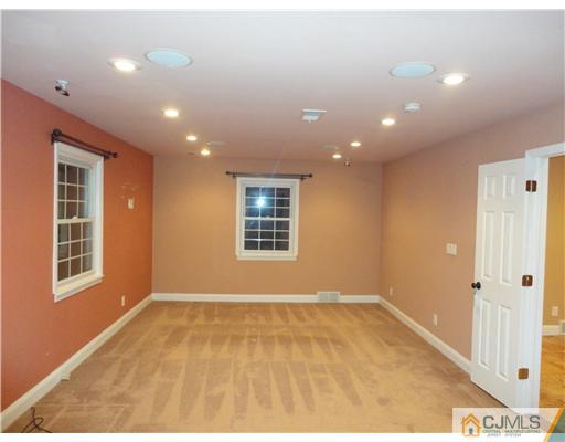 52 Richard Road Edison, NJ 08820 - Photo 6 of 19