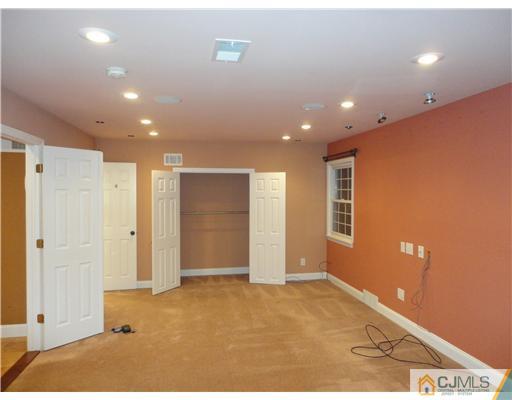 52 Richard Road Edison, NJ 08820 - Photo 7 of 19