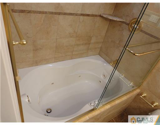 52 Richard Road Edison, NJ 08820 - Photo 8 of 19