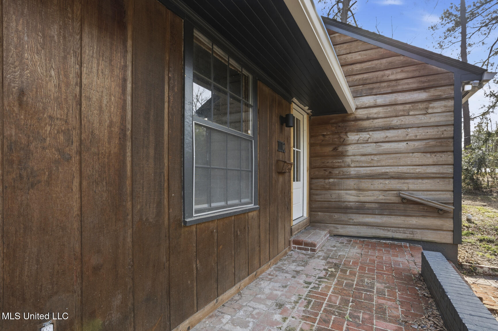 1112 Meadowbrook Road Jackson, MS 39206 - Photo 2 of 30 1112 Meadowbrook-3