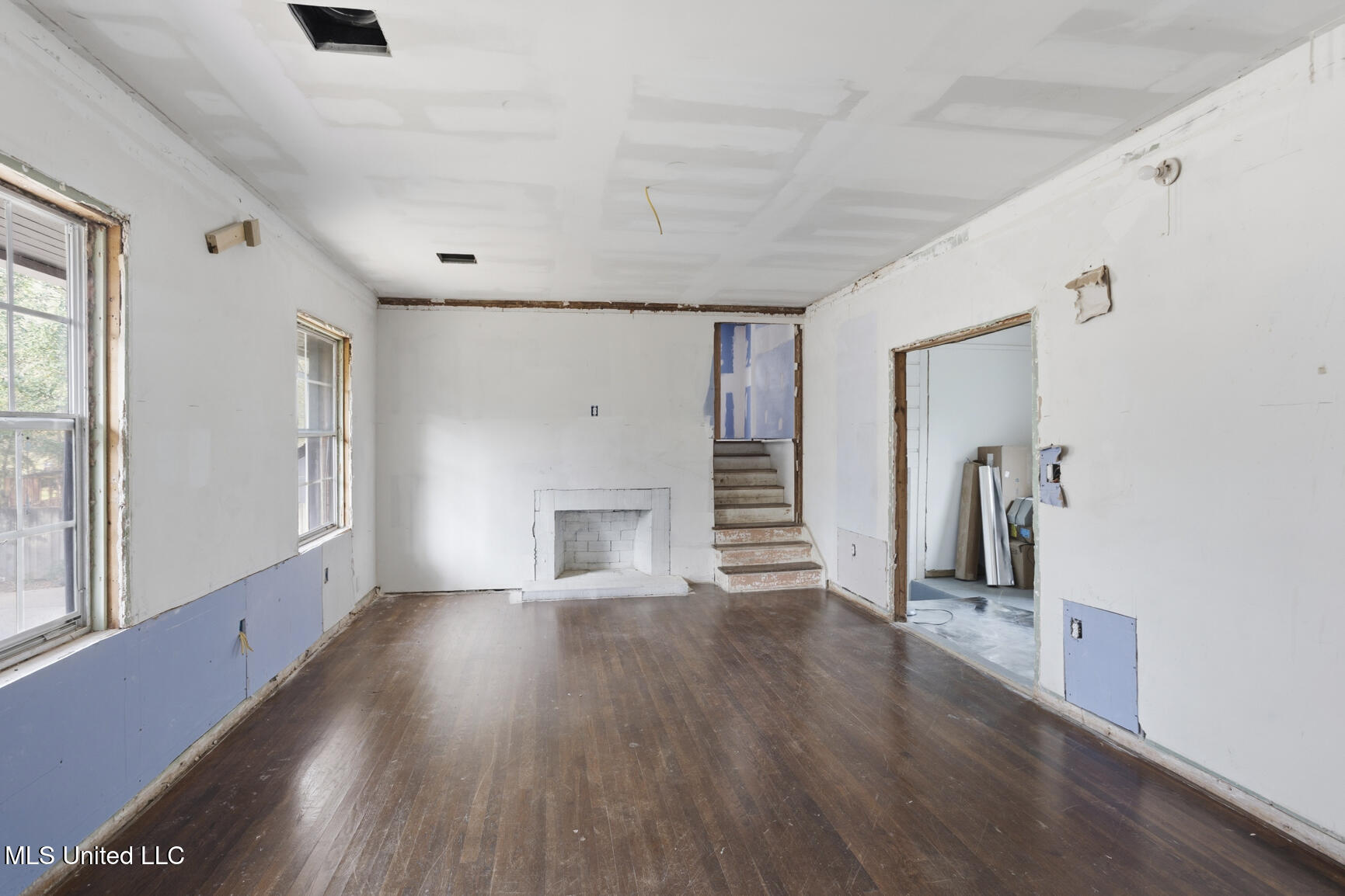 1112 Meadowbrook Road Jackson, MS 39206 - Photo 7 of 30 1112 Meadowbrook-6