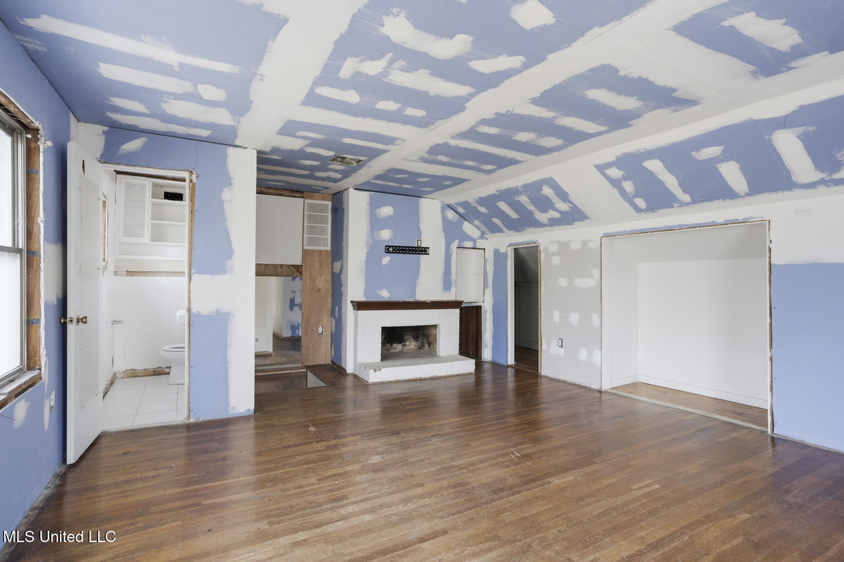 1112 Meadowbrook Road Jackson, MS 39206 - Photo 8 of 30 1112 Meadowbrook-13