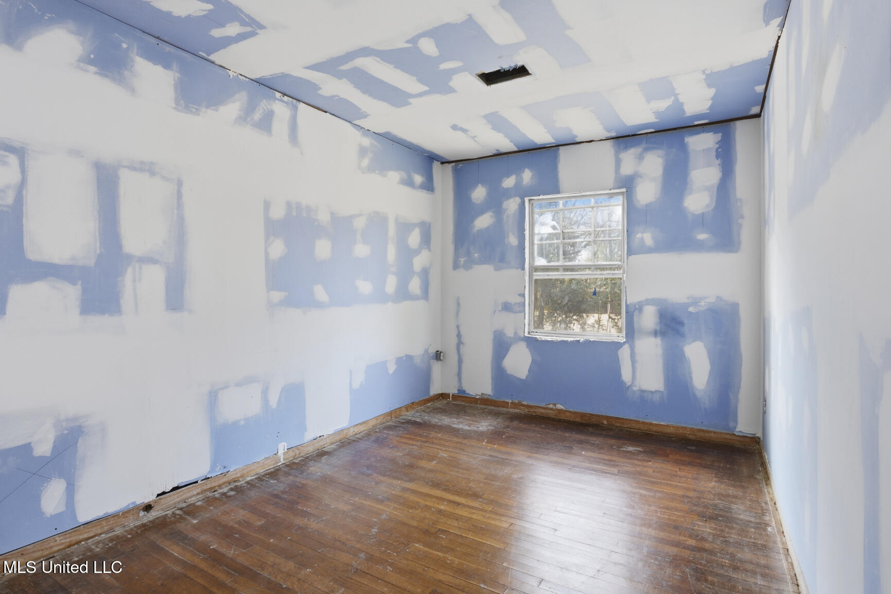 1112 Meadowbrook Road Jackson, MS 39206 - Photo 9 of 30 1112 Meadowbrook-7