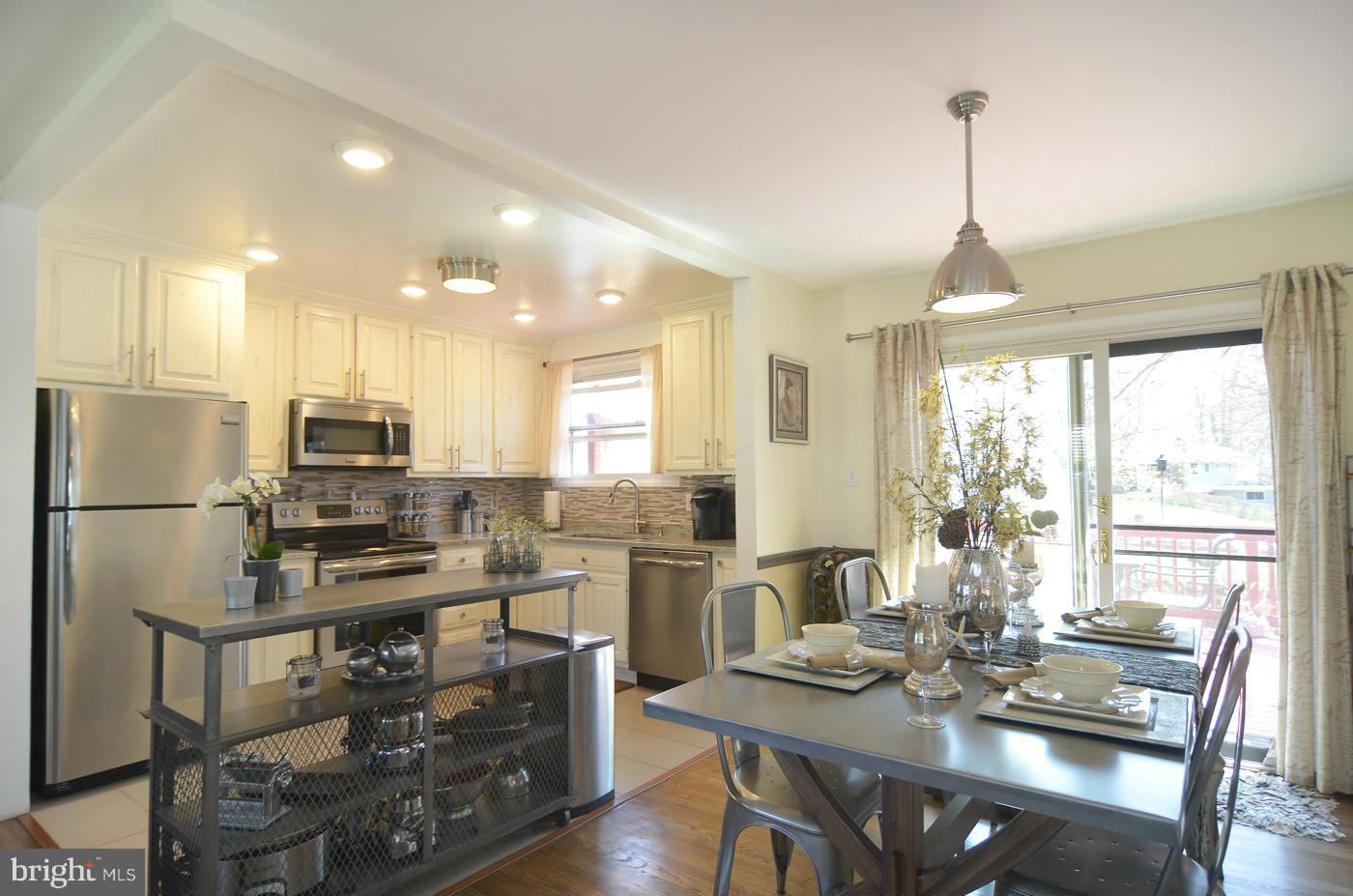 4201 Collier Road Fairfax, VA 22030 - Photo 4 of 30 Dining Room