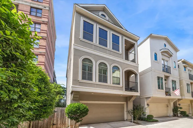 $2,600 | 4145 Dickson Street, Houston, TX 77007