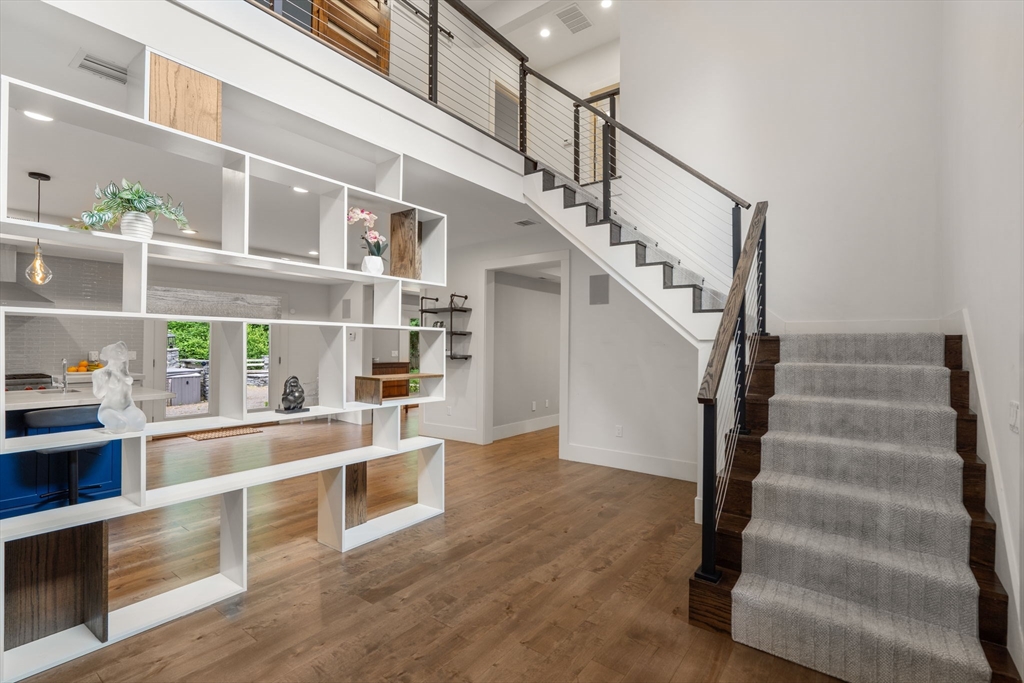 80 Locust Lane Needham, MA 02492 - Photo 4 of 33