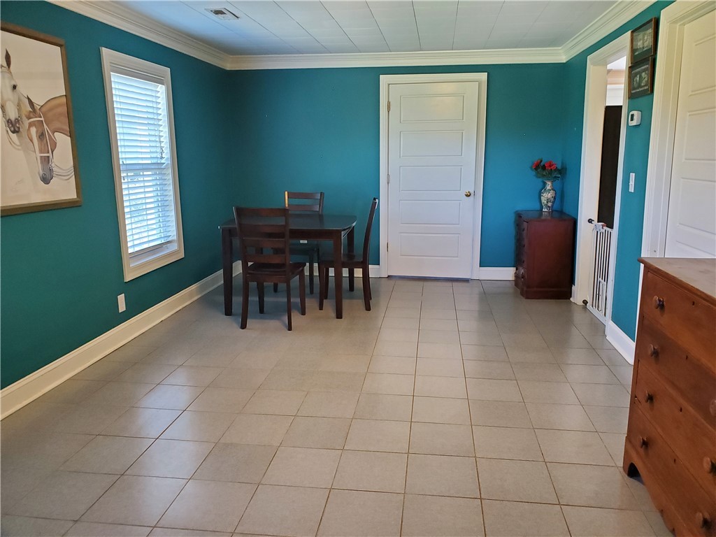 1108 Nation Road Hodges, SC 29653 - Photo 14 of 50 Family room at back of house