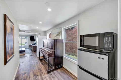 $829,000 | 216 Earle Avenue, Lynbrook, NY 11563