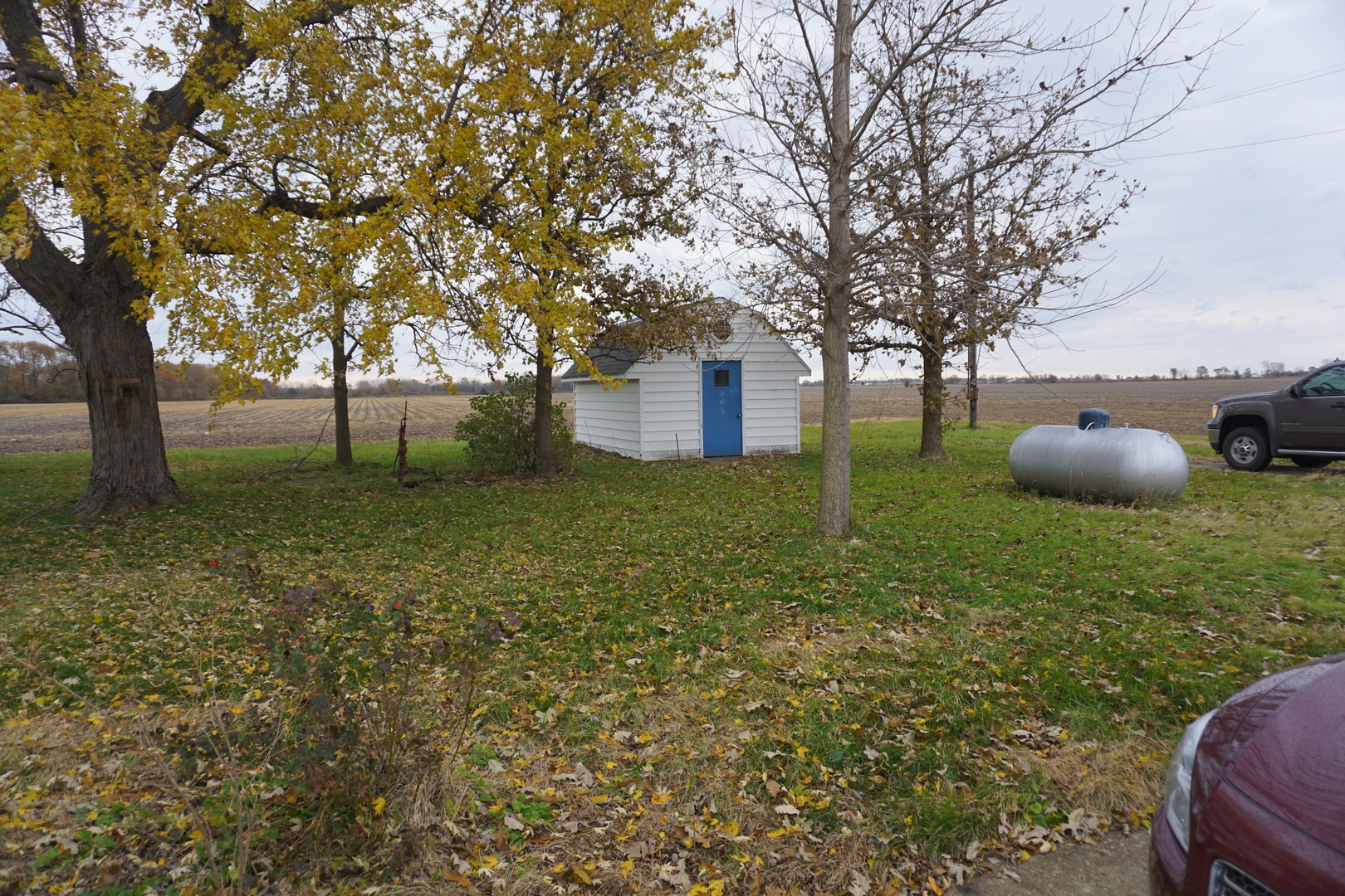 5317A South 2000W Road Chebanse, IL 60922 - Photo 13 of 14 a backyard of a house with lots of green space