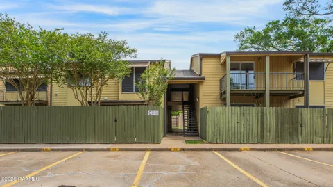 $129,900 | 220 Doucet Road, Unit 221C, Lafayette, LA 70503