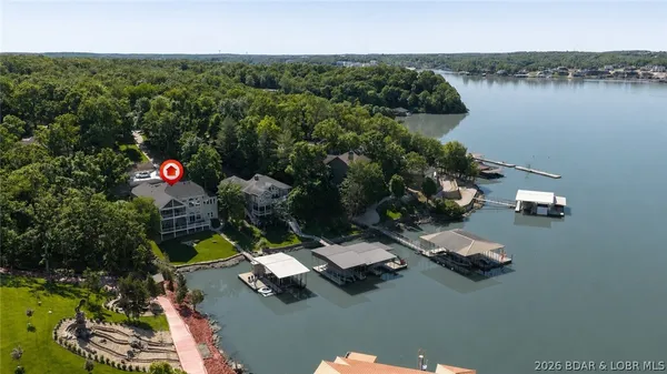 $2,000,000 | 174 Springridge Lane, Sunrise Beach, MO 65079