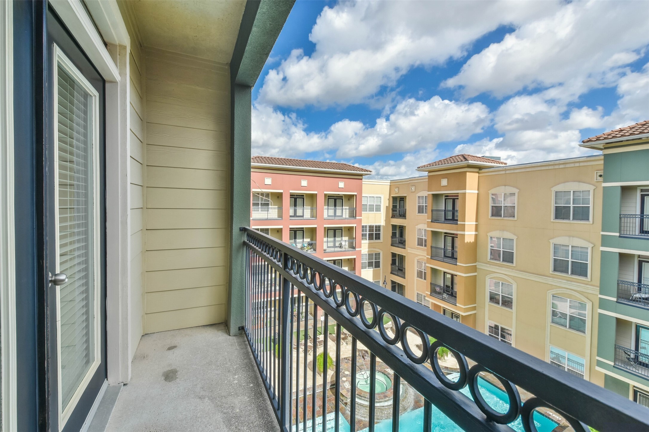 1711 Old Spanish Trail, Unit 406 Houston, TX 77054 - Photo 20 of 30 a view of city from a balcony