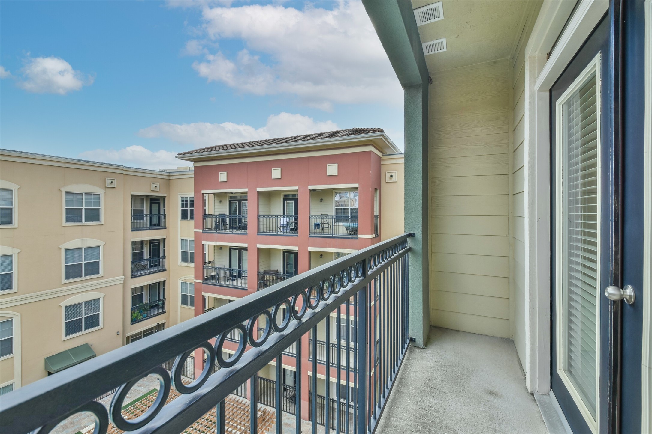 1711 Old Spanish Trail, Unit 406 Houston, TX 77054 - Photo 21 of 30 a view of staircase with large windows