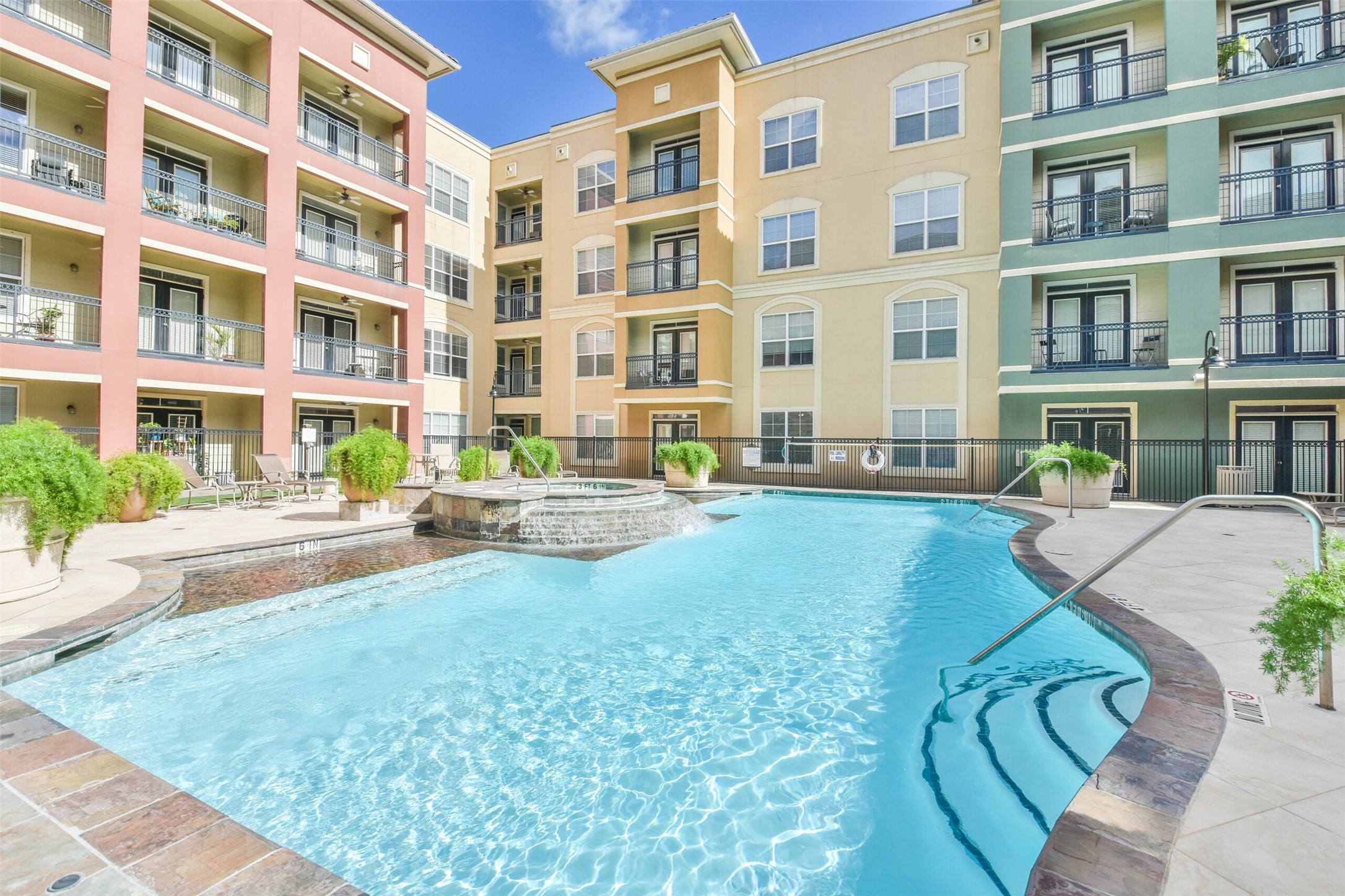 1711 Old Spanish Trail, Unit 406 Houston, TX 77054 - Photo 25 of 30 a view of a building with a yard