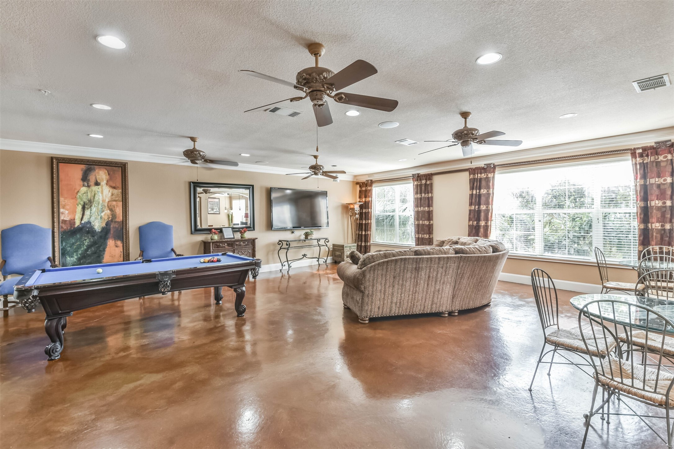 1711 Old Spanish Trail, Unit 406 Houston, TX 77054 - Photo 28 of 30 a living room with furniture and a large window