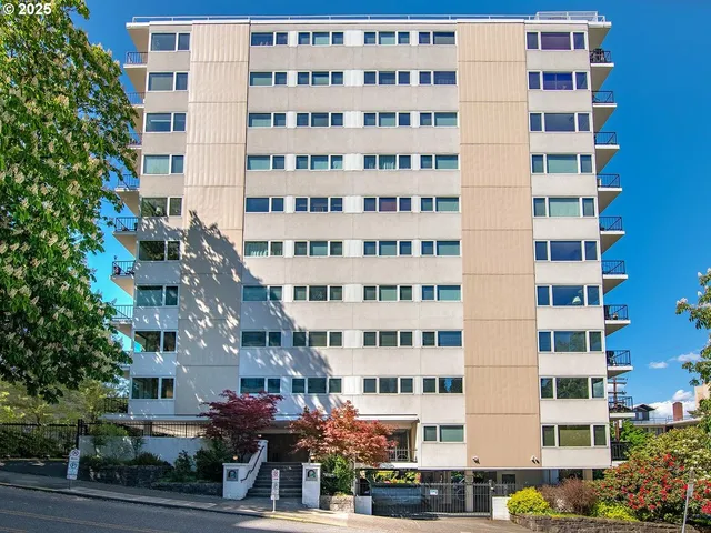 $387,500 | 2211 Southwest Park Place, Unit 803, Portland, OR 97205