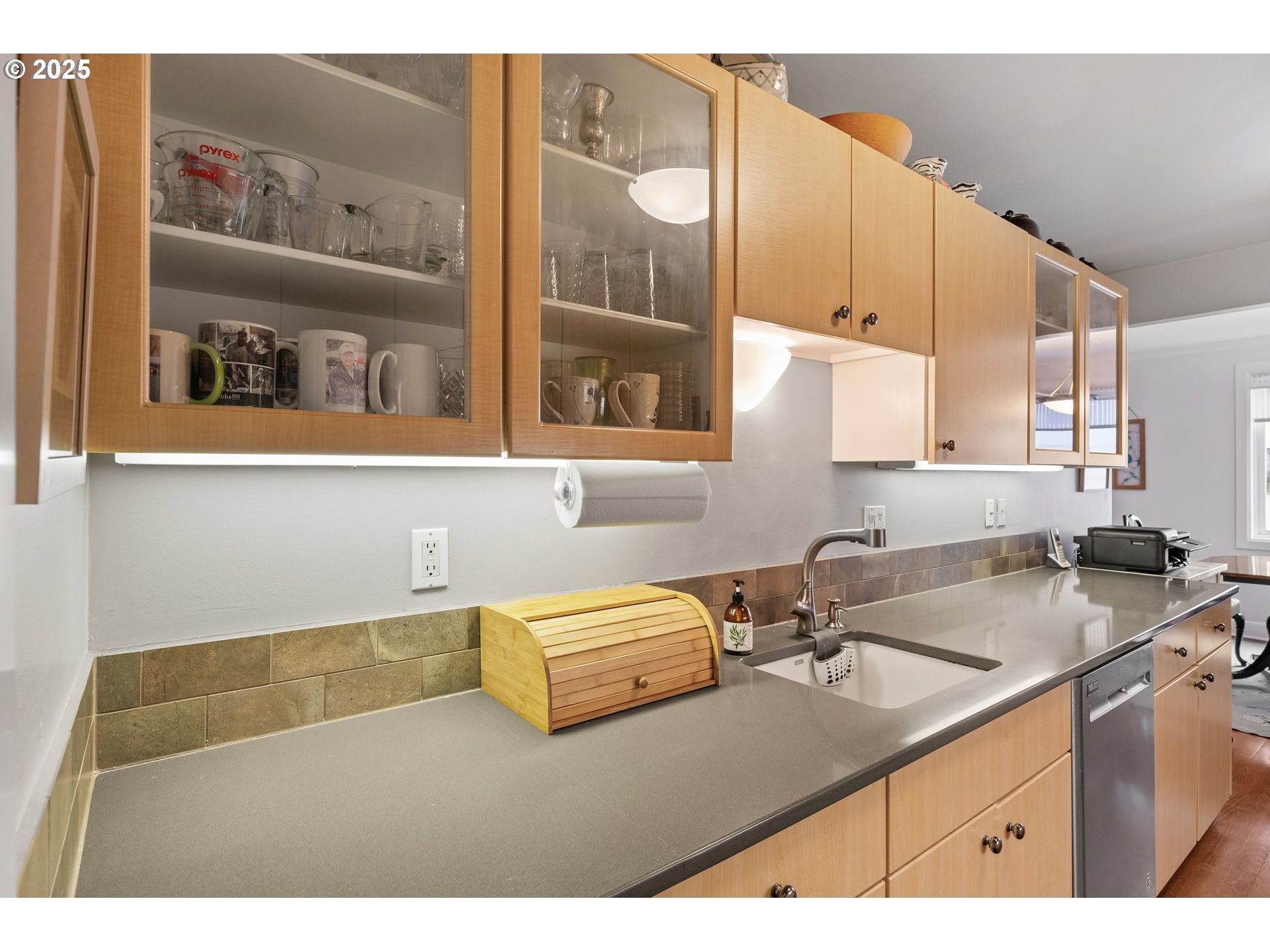 2211 Southwest Park Place, Unit 803 Portland, OR 97205 - Photo 17 of 37