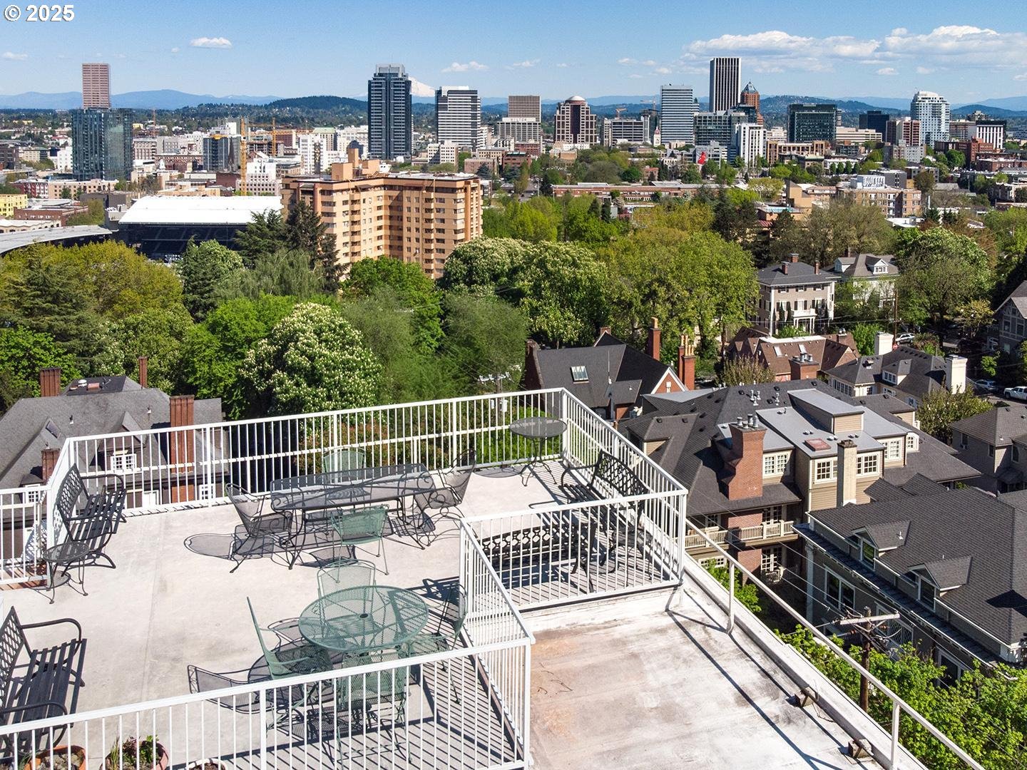 2211 Southwest Park Place, Unit 803 Portland, OR 97205 - Photo 35 of 37