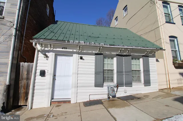 $1,350 | 459 High Street, Lancaster, PA 17603