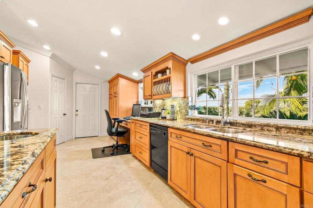 173 Pepper Tree Road Chula Vista, CA 91910 - Photo 24 of 44